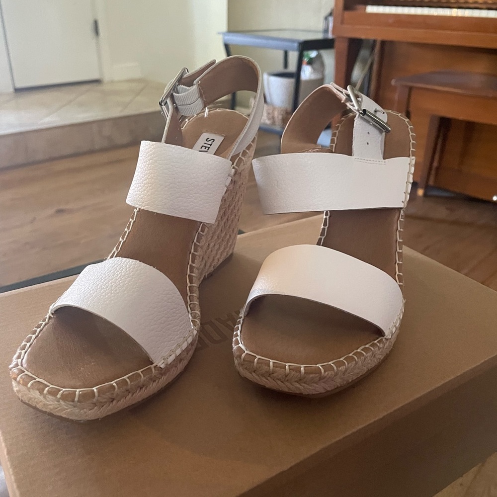 Steve Madden Meridian White Leather Wedge Sandals